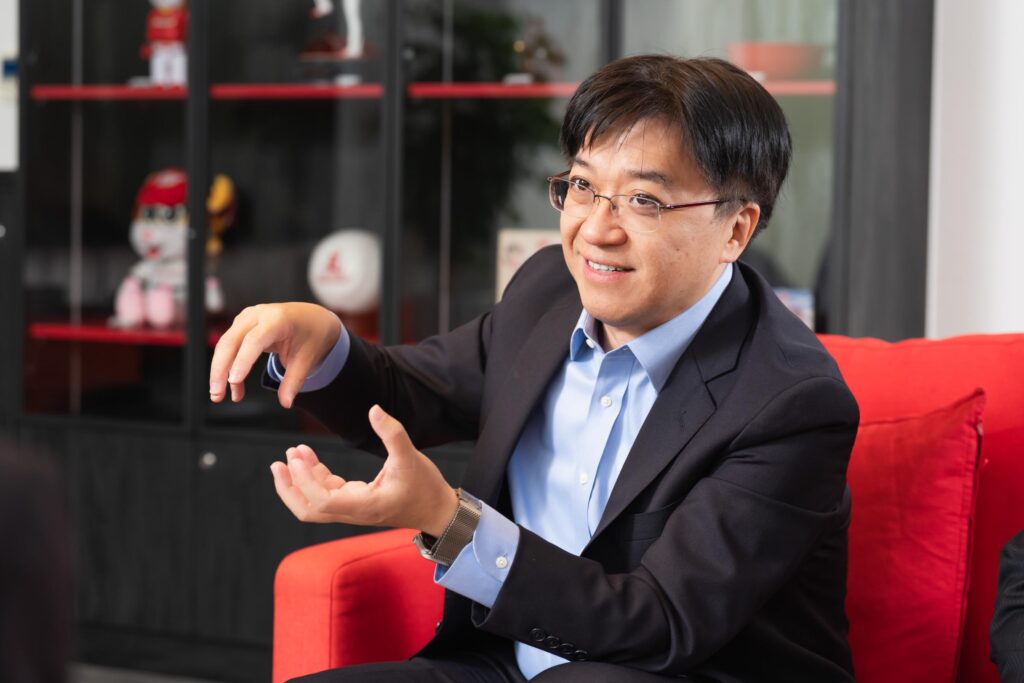 CYBERBIZ執行長蘇基明表示:品牌數位轉型最大的挑戰不是技術,而是觀念與組織,系統只是最後一步。順序上,一定要先有對的觀念、理順組織,最後再選對的系統,才能事半功倍。